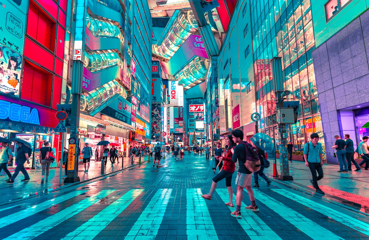 にぎやかな東京の街